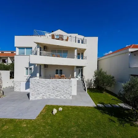 A&m Apartman *