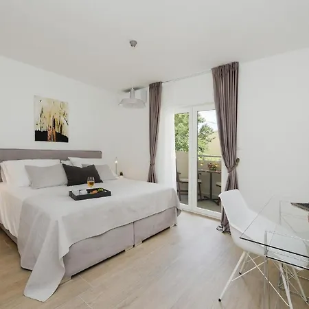 A&m Apartman Nin